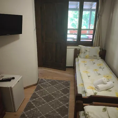 ники Shiroka Lŭka